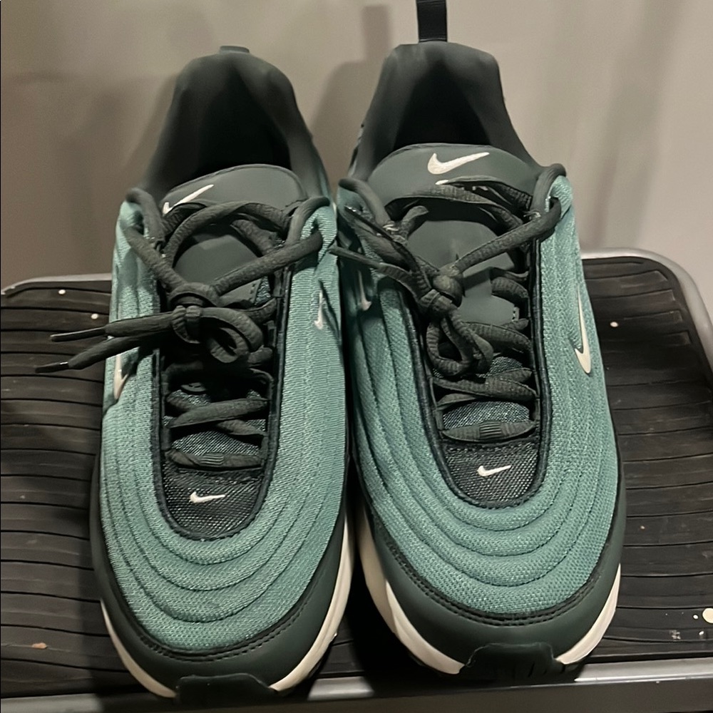 Nike Green Wave Pattern Sneakers